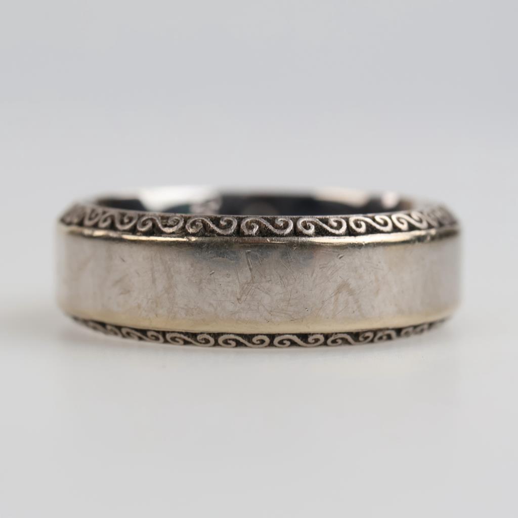 14kt White Gold Embellished Band