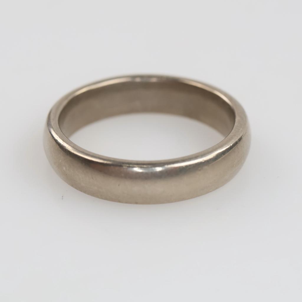 14kt White Gold Ring