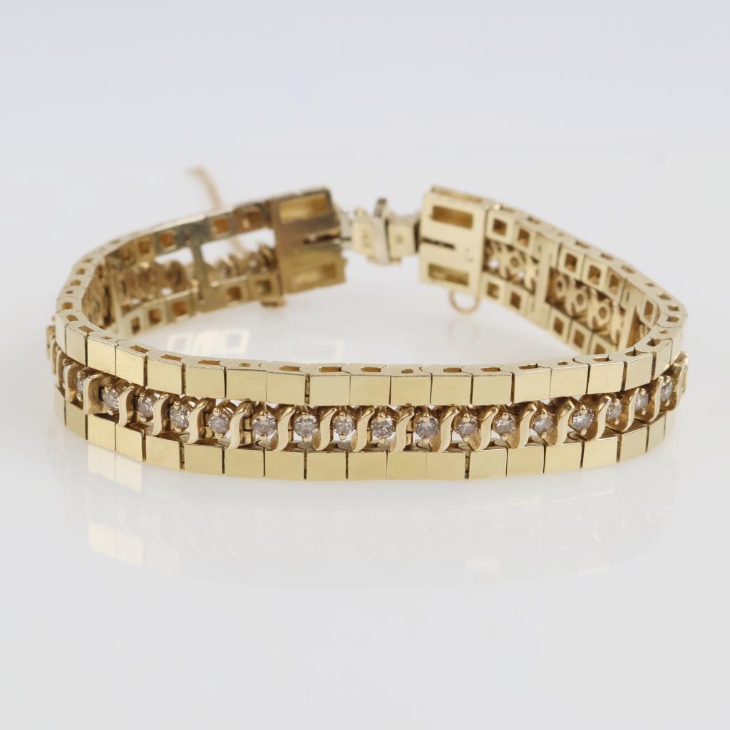 1.50cts TW Diamond Tennis Bracelet With Jacket-Evaluated By Our Certified Gemologist-AGS/GIA