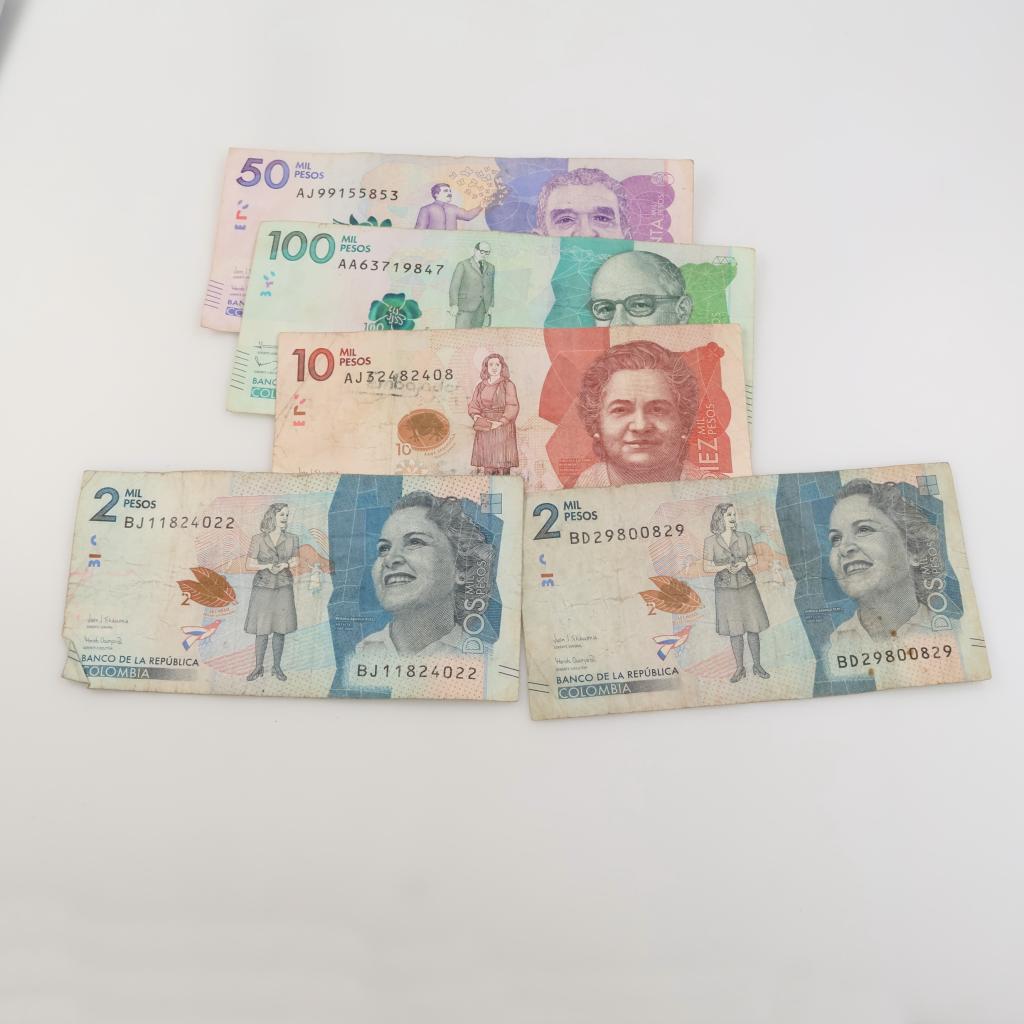 164,000 Columbian Pesos