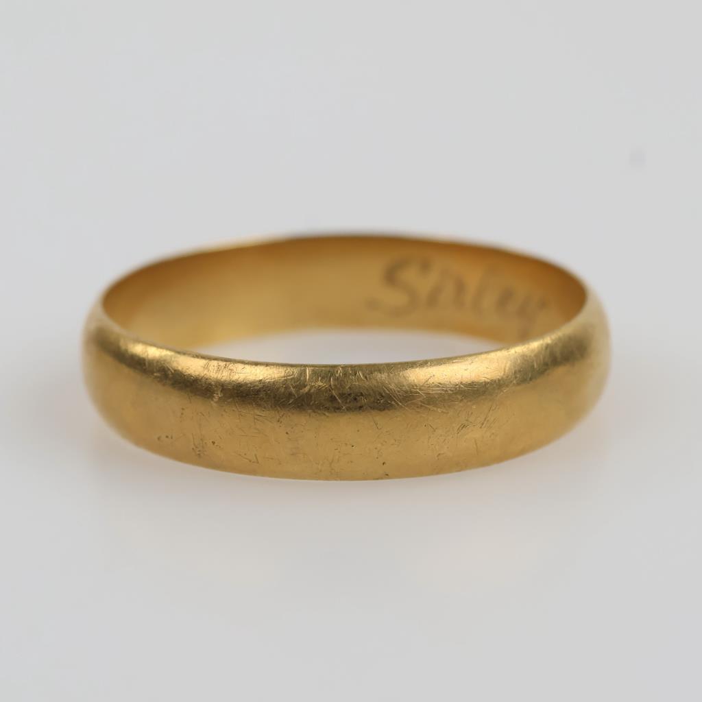 18kt Gold Band