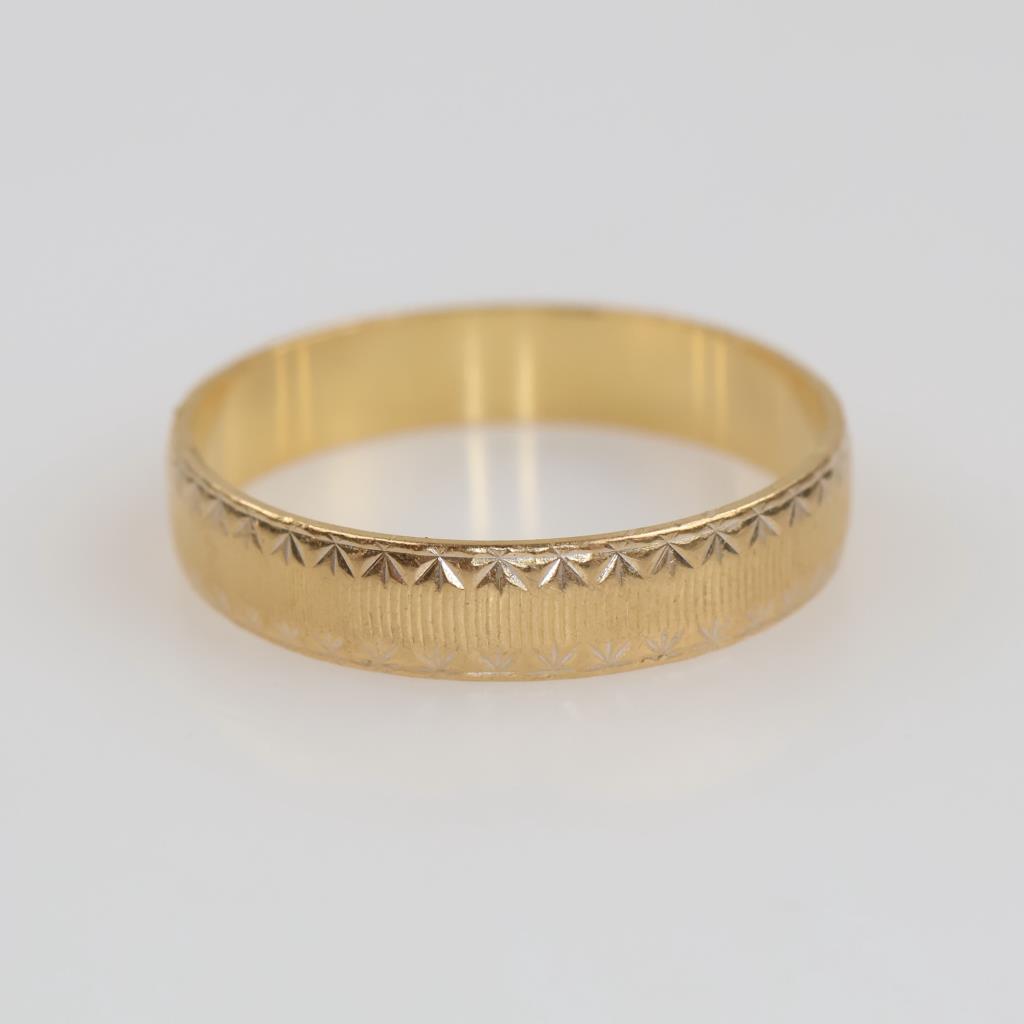 18kt Gold Band
