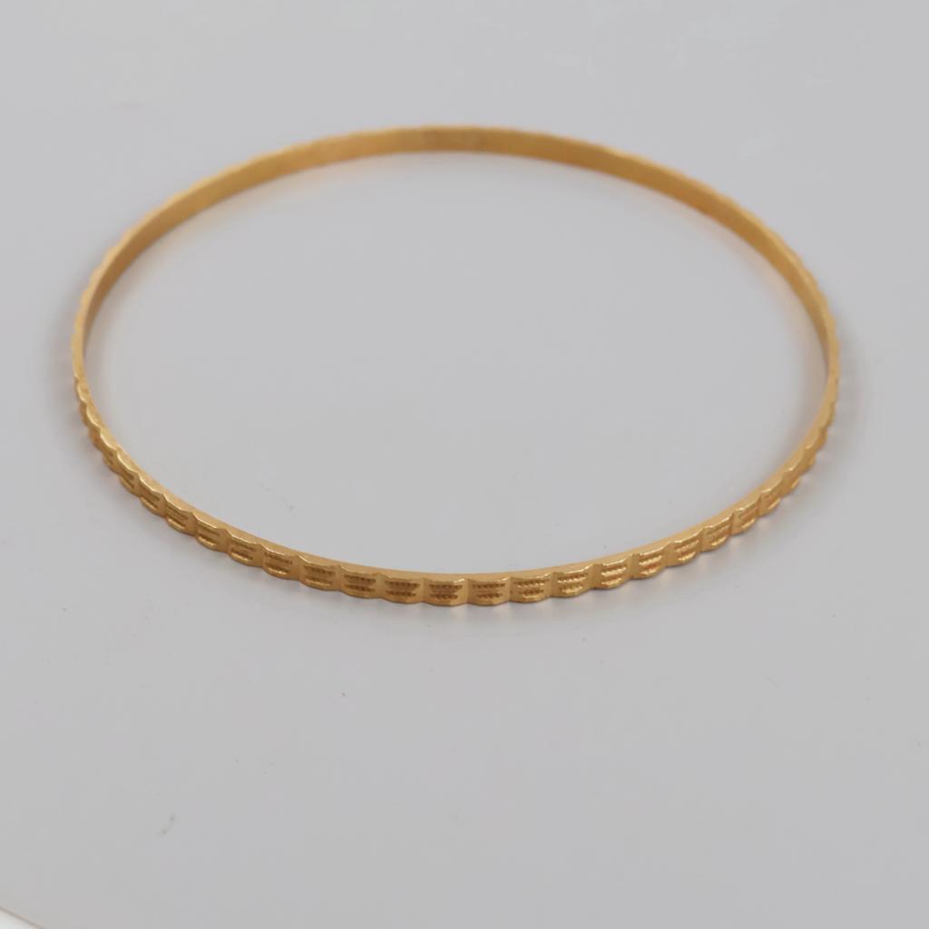 18kt Gold Bangle Bracelet