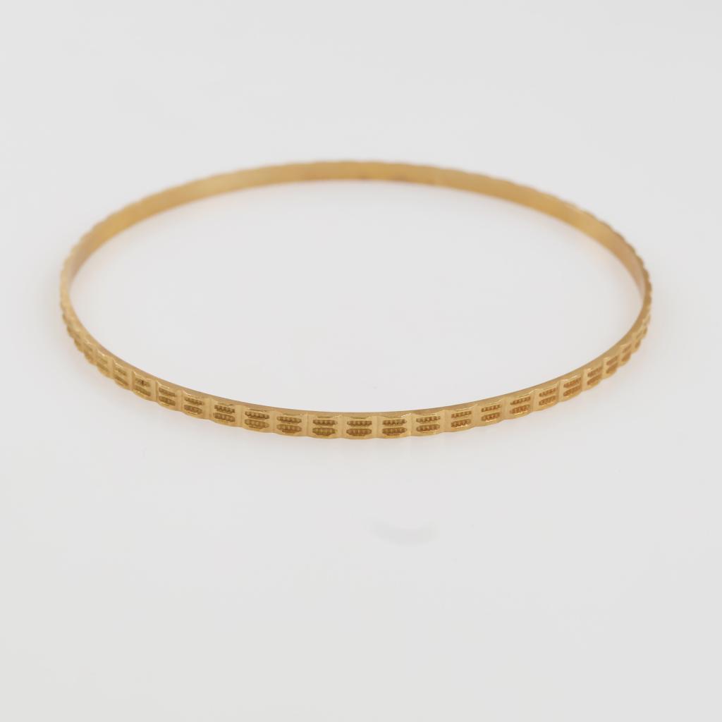 18kt Gold Bangle Bracelet