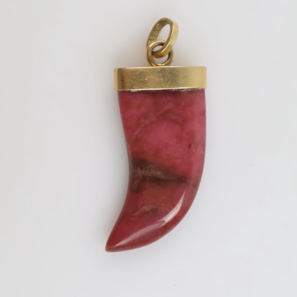 18kt Gold Cap Bezel Jasper Bear Claw Pendant