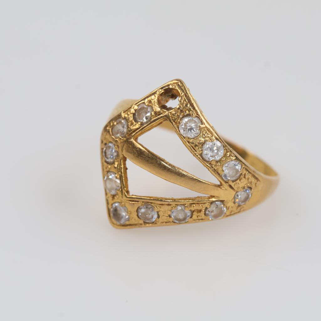 18kt Gold Clear Stone Ring