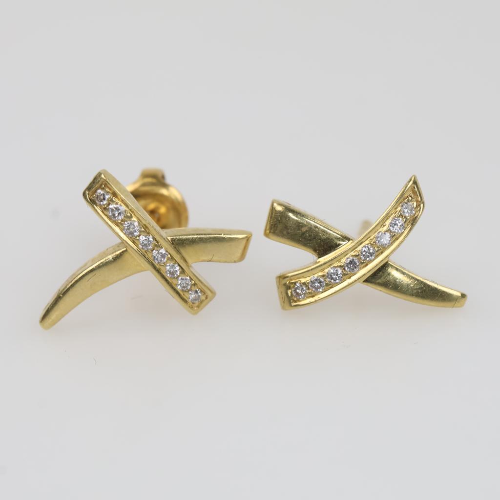 18kt Gold Diamond Earrings