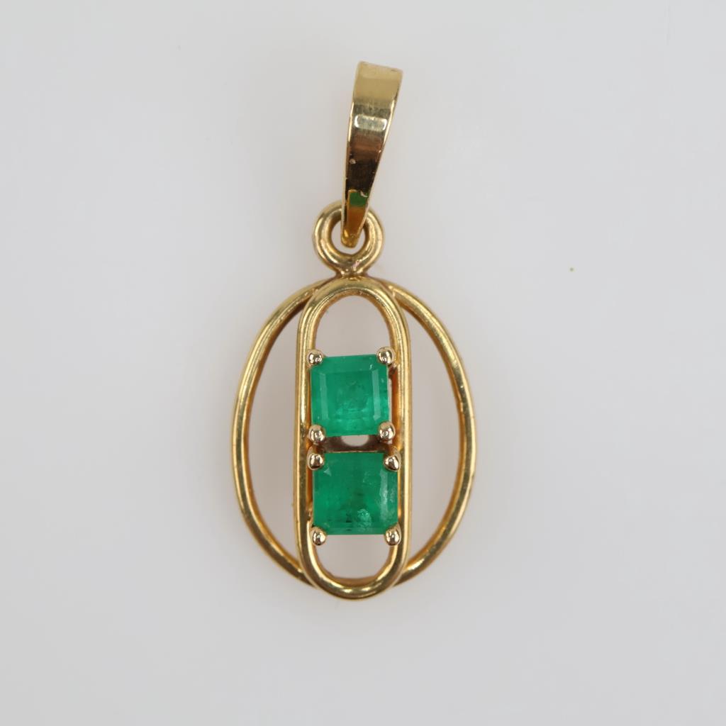 18kt Gold Emerald Pendant
