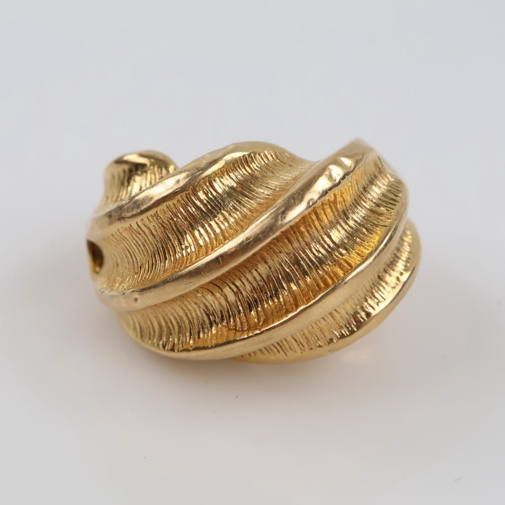 18kt Gold Hollow Cocktail Ring