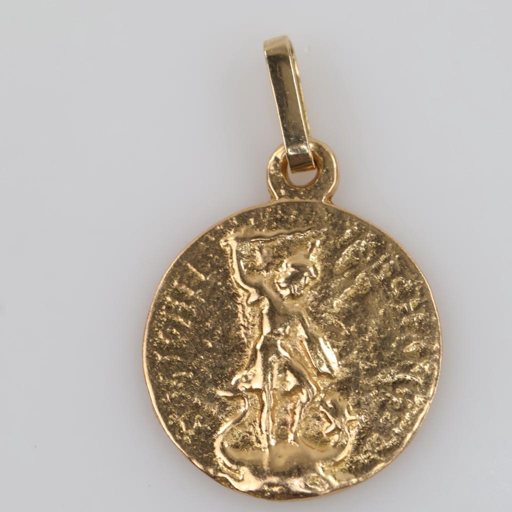 18kt Gold Knight Pendant