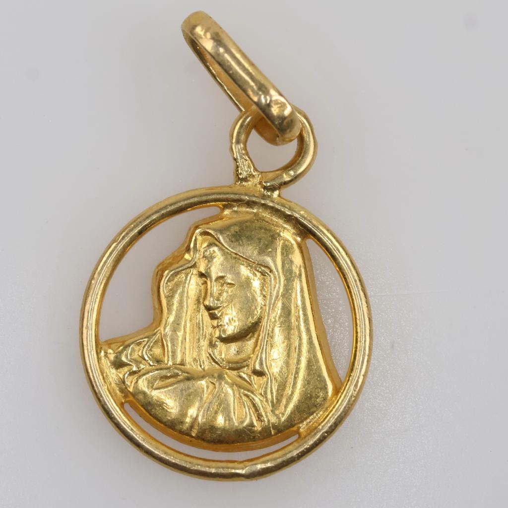 18kt Gold Pendant