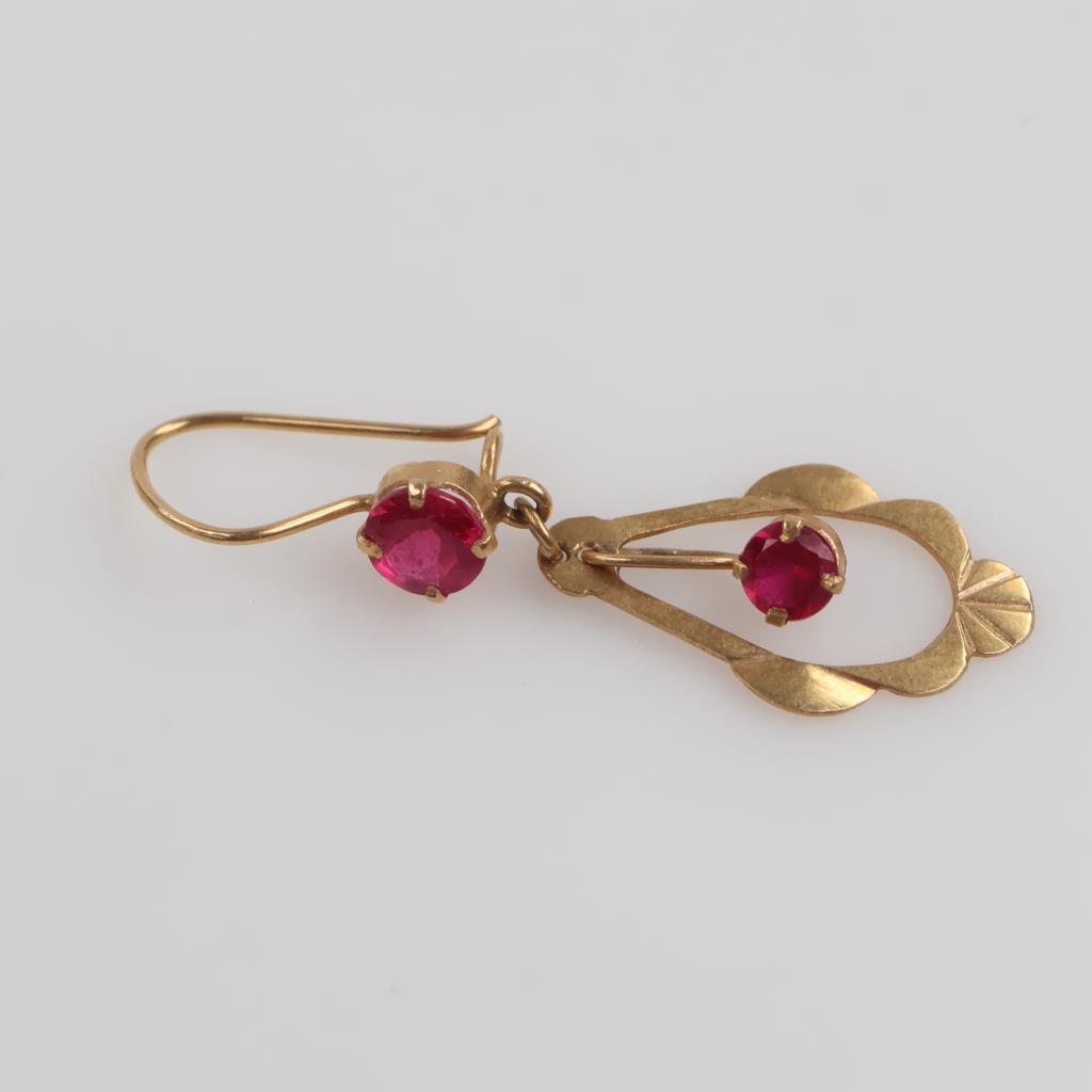 18kt Gold Pink Stone Earrings