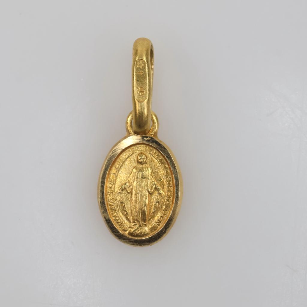 18kt Gold Religious Pendant