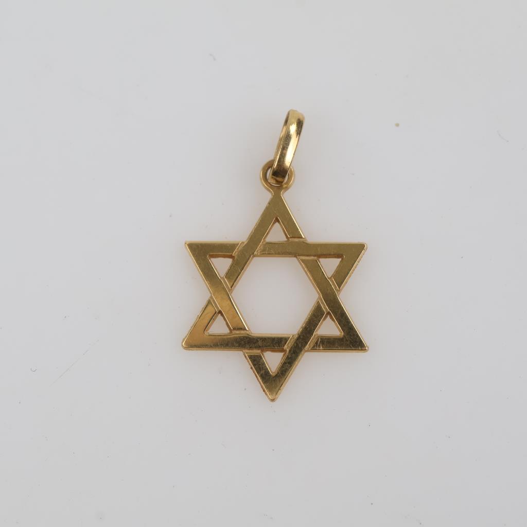 18kt Gold Star Pendant