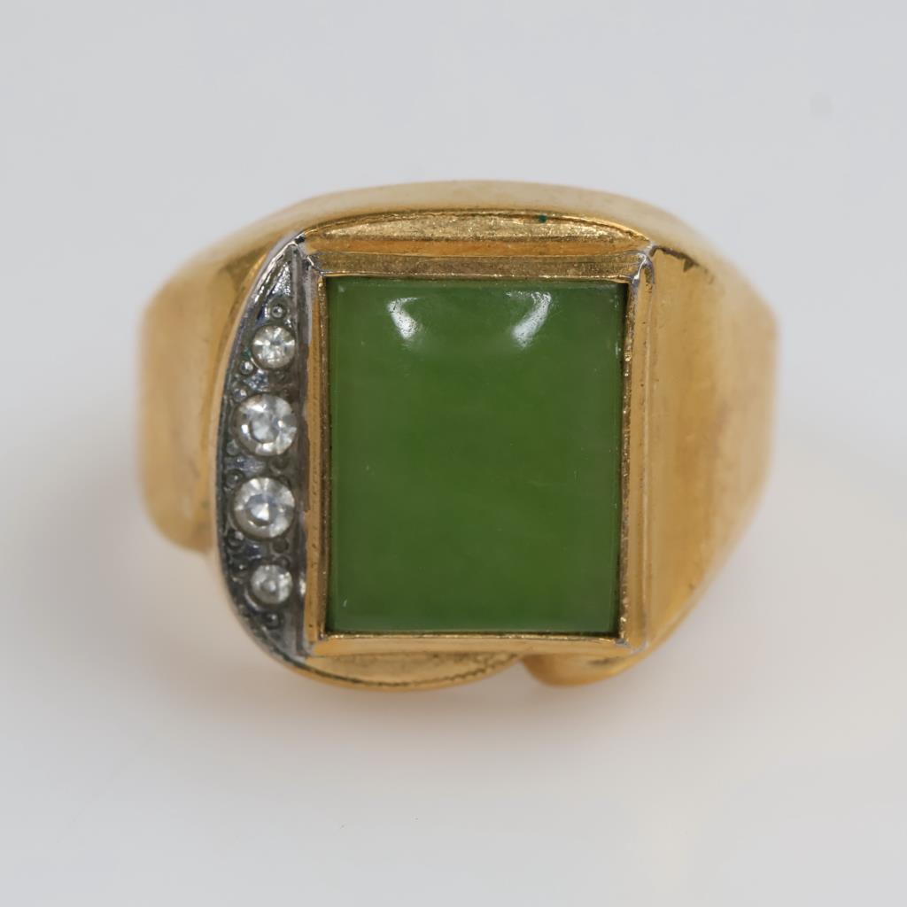 18kt GP Green Stone Clear Stone Accent Ring