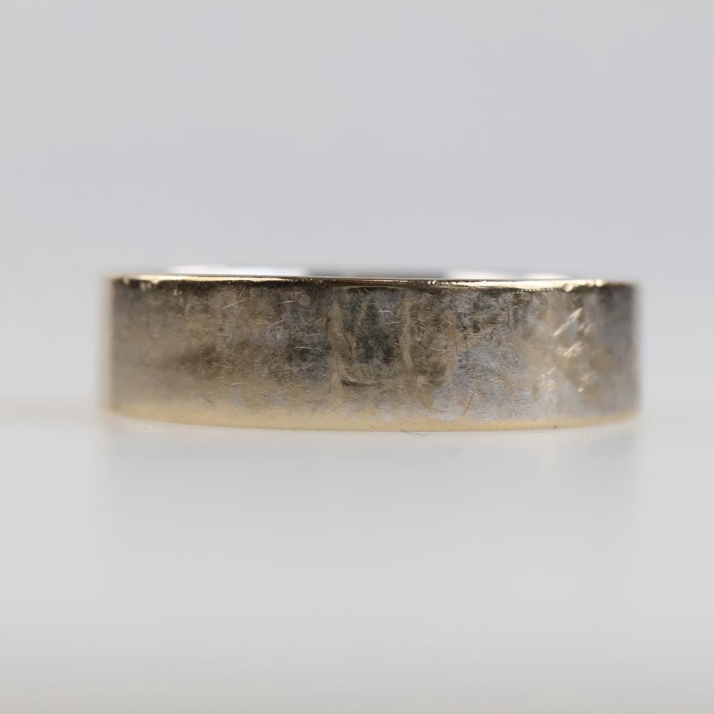 18kt White Gold Band