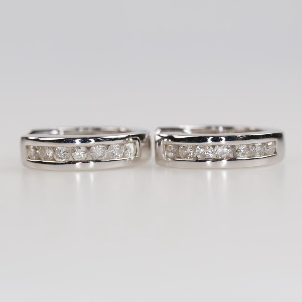 18kt White Gold Diamond Hoop Earrings