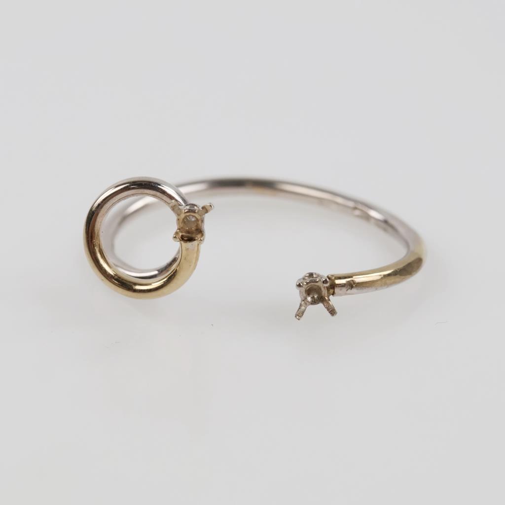 18kt White Gold Ring