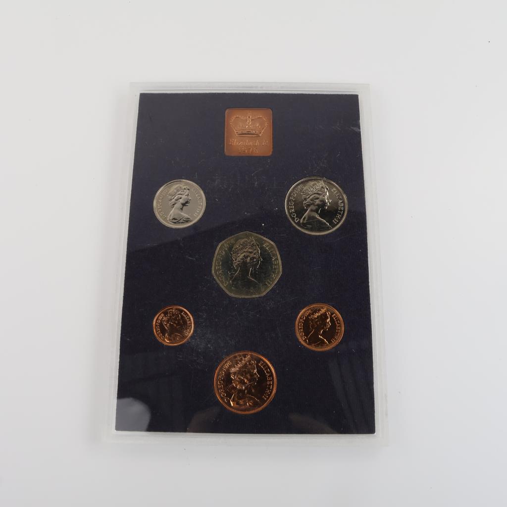 1976 Elizabeth R Royal Mint Set | Property Room