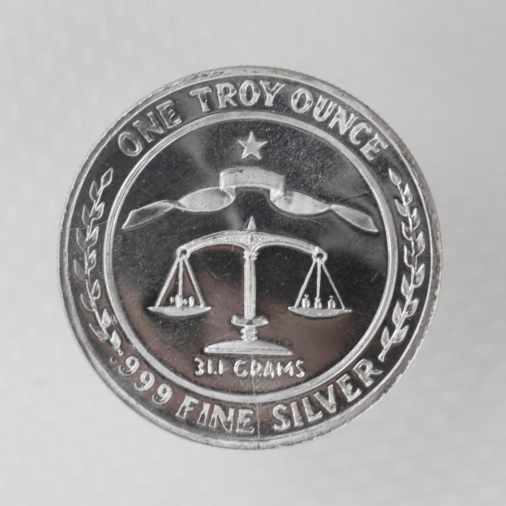 1984 Parliament Sheild Fine Silver 1 Troy Oz Round