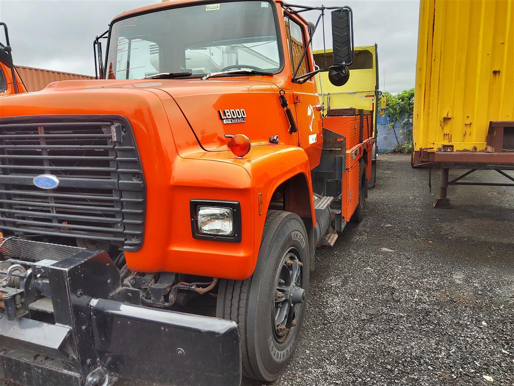 1987 Ford L8000 (Hartford, CT 06114)