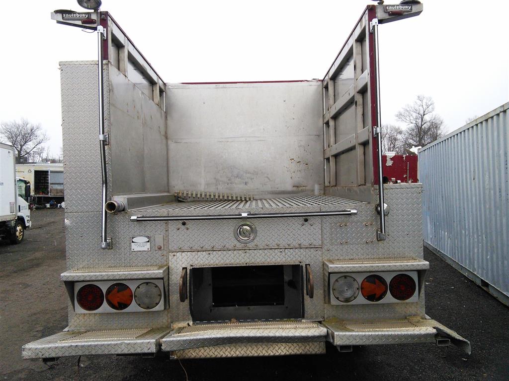 1994 Mack MR688P (Hartford, CT 06114) Property Room
