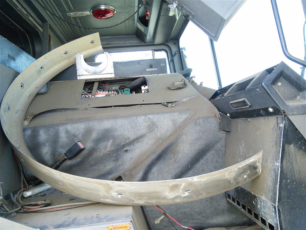 1996 Mack MR688P (Hartford, CT 06114) Property Room