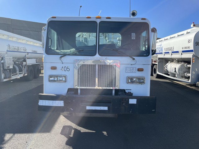 1998 Peterbilt Crane Carrier (Newark, NJ 07114)