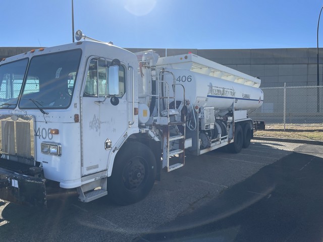 1998 Peterbilt Crane Carrier (Newark, NJ 07114)