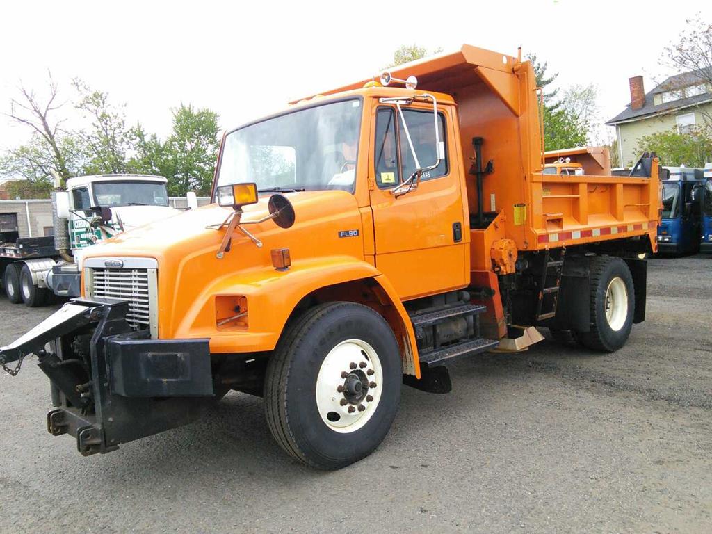1999 Freightliner FL80 (Hartford, CT 06114)