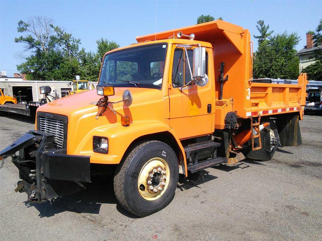 1999 Freightliner FL80 (Hartford, CT 06114)