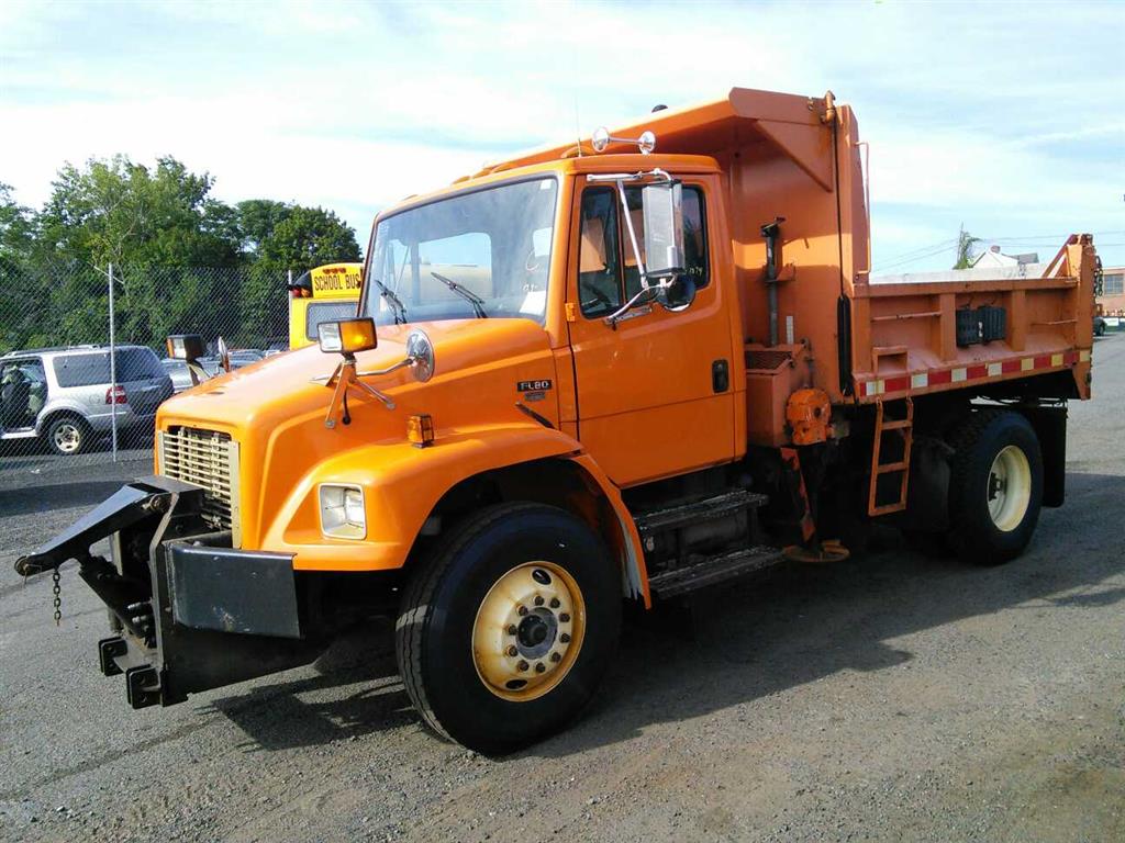1999 Freightliner FL80 (Hartford, CT 06114)