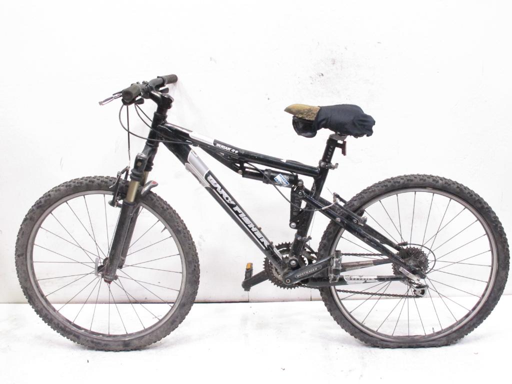 What is the model year of a Sugar bike with a RockShox Duke Race front suspension