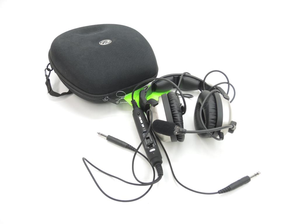 Lightspeed Zulu Series Bluetooth Headphones Property Room