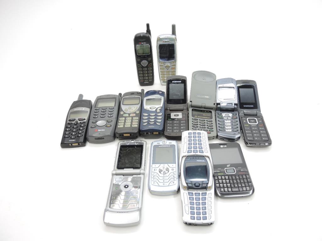 Cell Phone Lot, 40+ Pieces Property Room