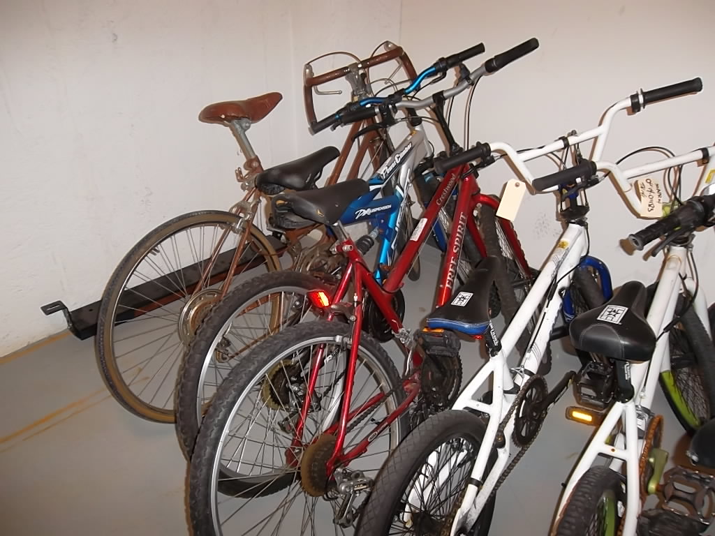 Bulk Lot with 11 Bicycles & One Electric Scooter (Burbank, IL 60459