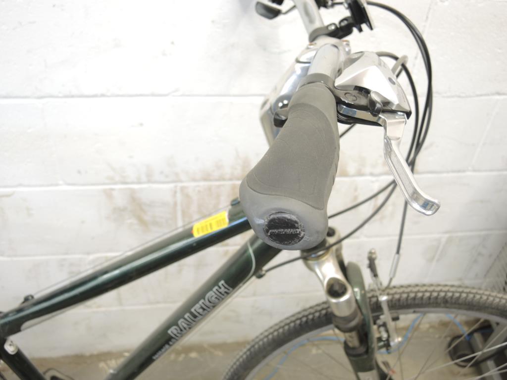 Raleigh Passage 4.0 Hybrid Bike Property Room