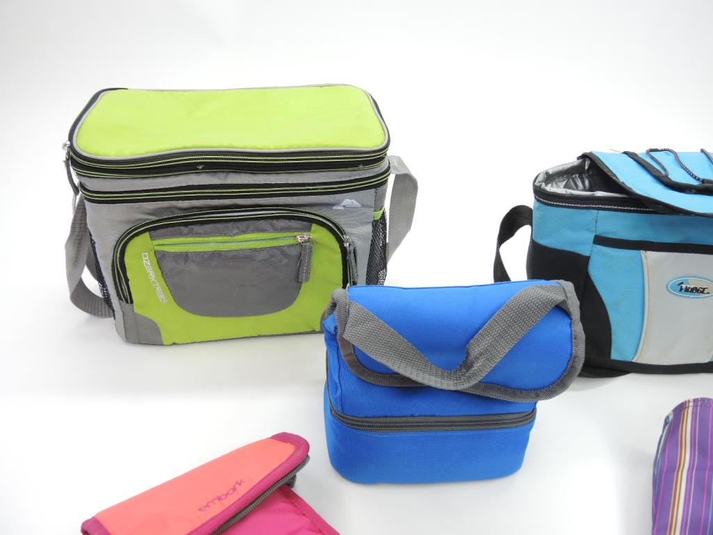 Ozark Trail Lunch Box And More, 5 Pieces Property Room