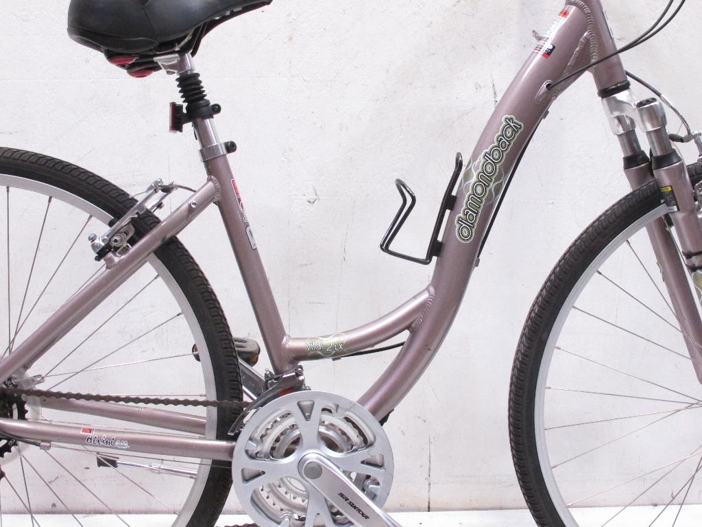 Diamondback Vital 2x Women's Hybrid Bike | Property Room