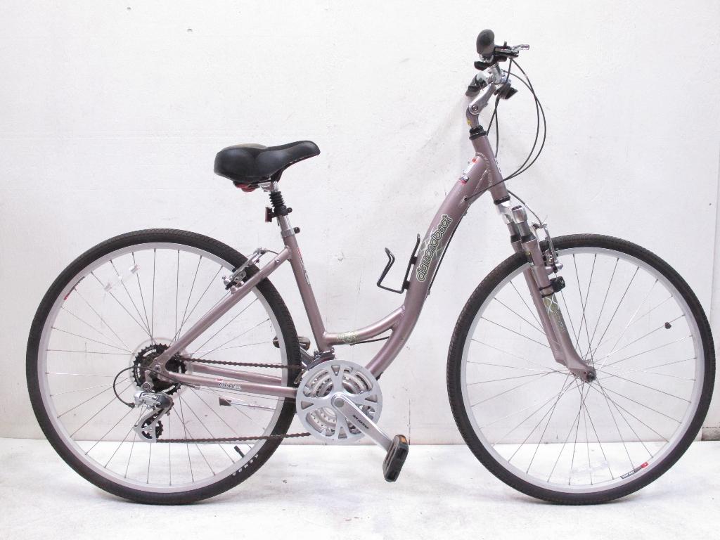 Diamondback Vital 2x Women's Hybrid Bike | Property Room