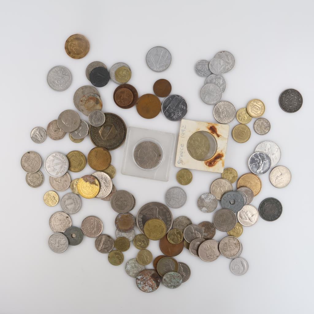 1+lb Foreign & US Coins With Tokens