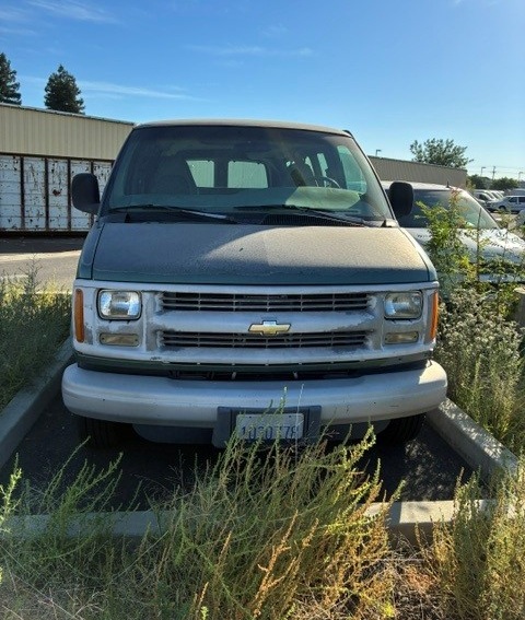 2000 Chevrolet Express Van (Merced, CA 95348)