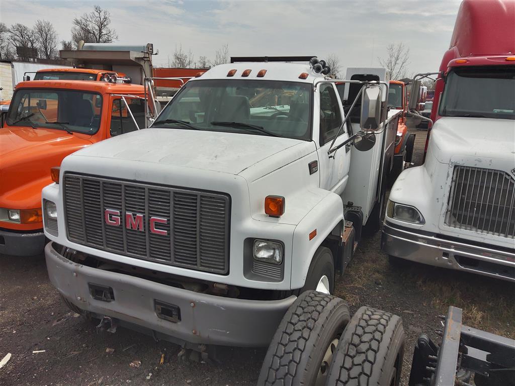 2000 GMC C7H042 (Hartford, CT 06114)