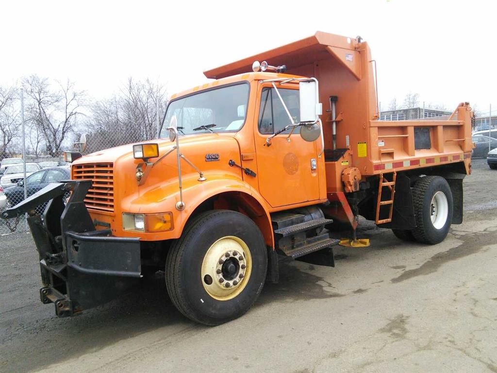 2001 International 4900 4x2 (Hartford, CT 06114) Property Room