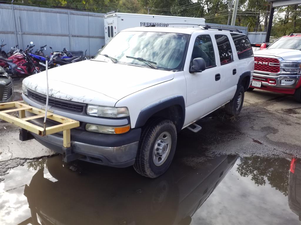 2002 Chevrolet Suburban (Staten Island, NY 10309)