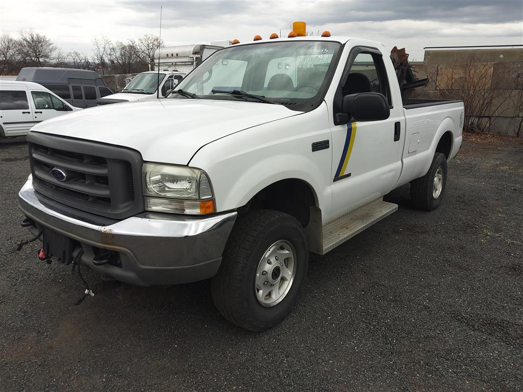 2002 Ford F350 Pickup (Hartford, CT 06114)