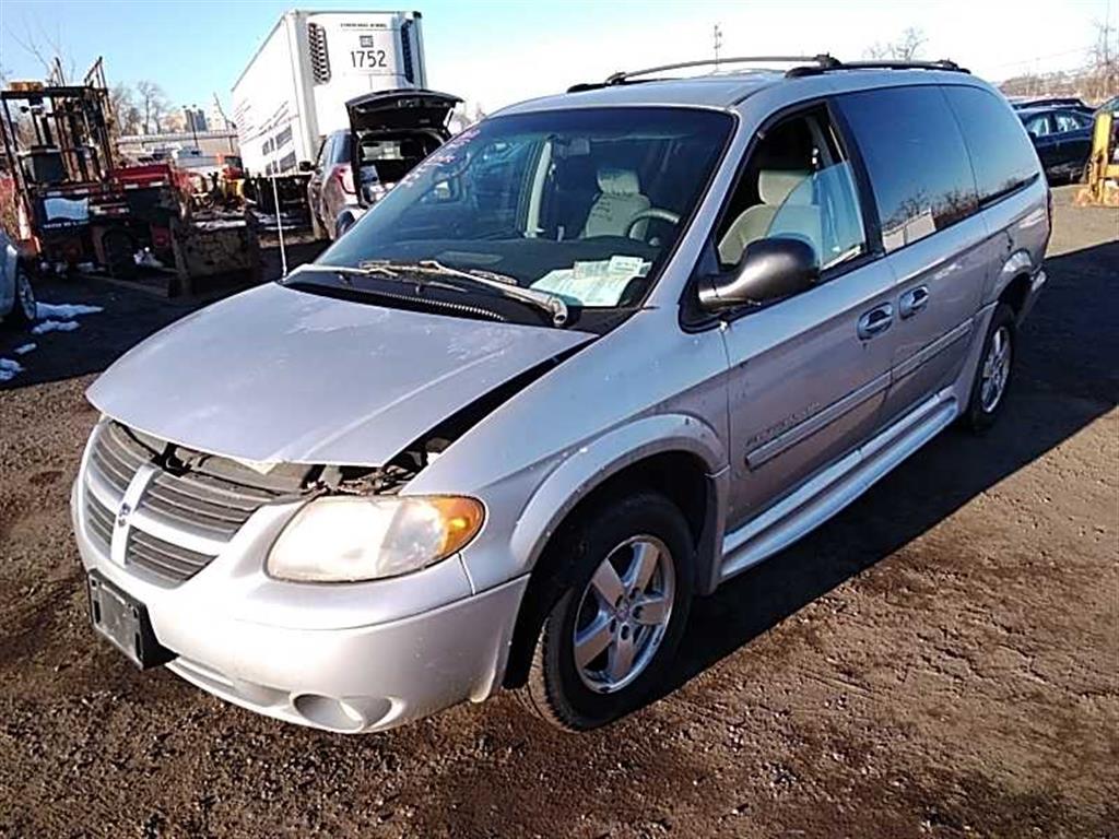 2005 Dodge Grand Caravan SXT (Hartford, CT 06114)