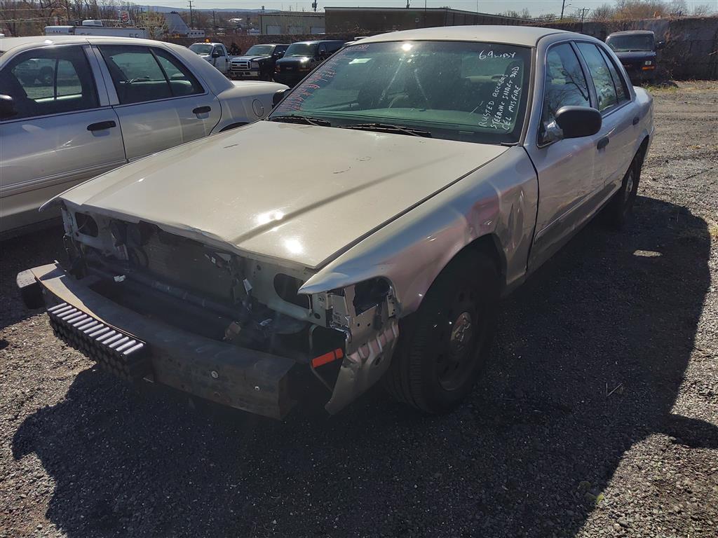 2005 Ford Crown Victoria (Hartford, CT 06114)