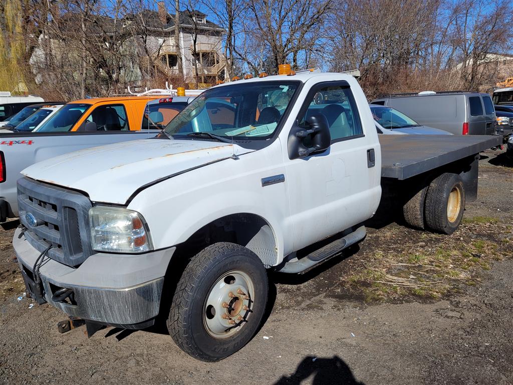 2005 Ford F373 (Hartford, CT 06114)