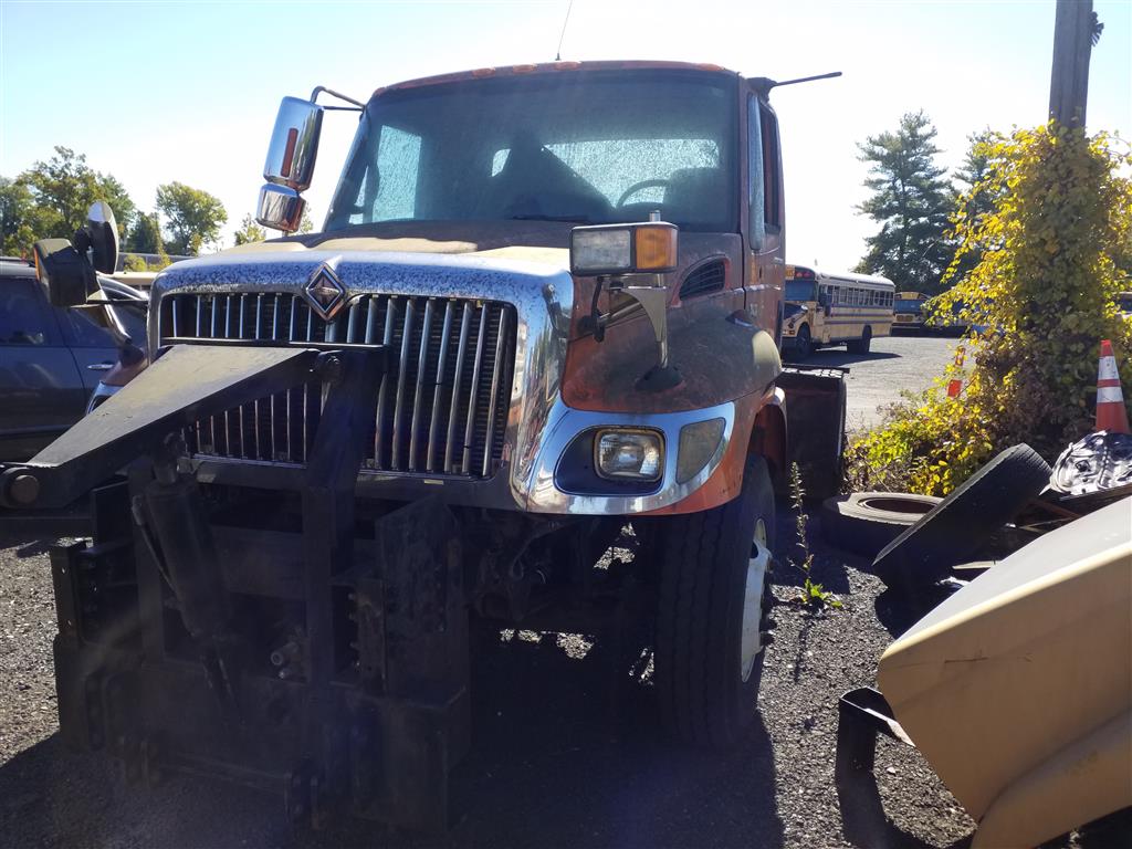 2005 International 7400 (Hartford, CT 06114)